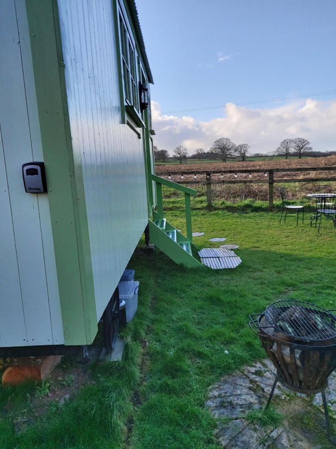 The Old Mill Shepherds Hut Okehampton Exteriör bild